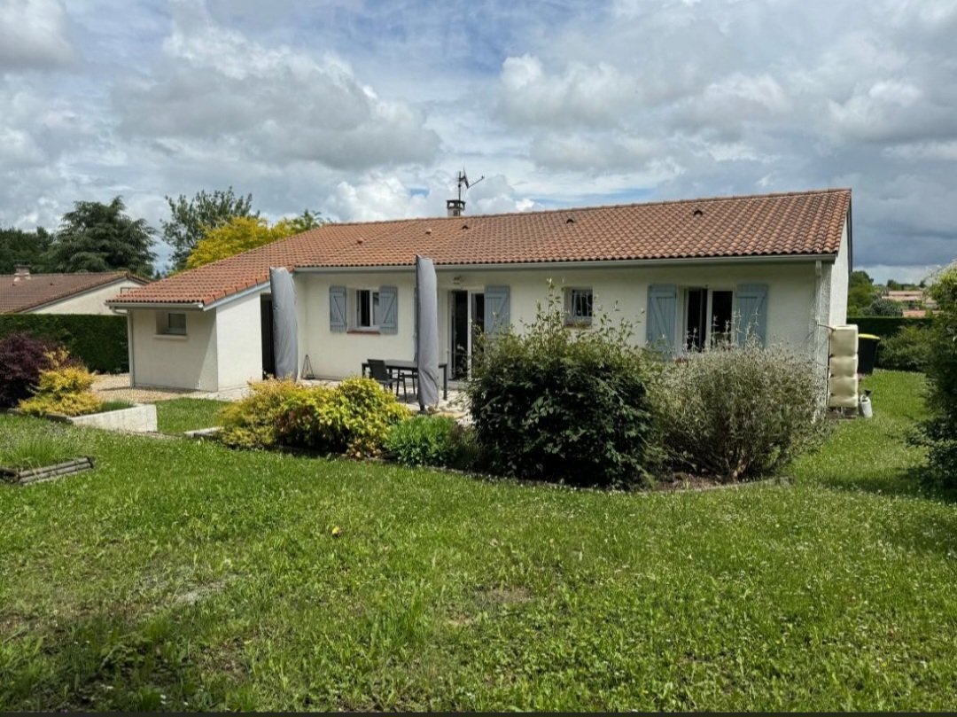 Maison inclusive de Sallebœuf - Vue extérieure